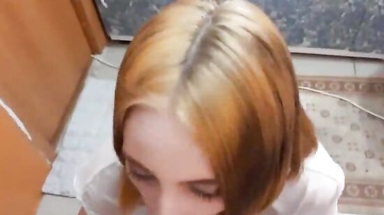 Увидела, как парень дрочит на порно и захотела секса