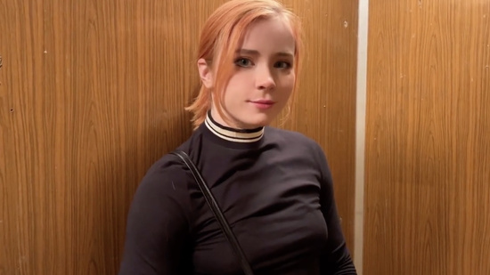 Муж уехал, а жена-милашка изменяет с соседом