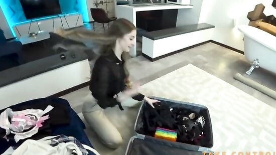 Русская студентка любит йогу и оргазм на клиторе