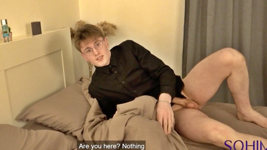 Ты что тут делашь??? - Ничего! - Это что у тебя там.. Трахал куклу и спалился!