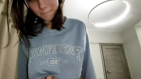 Что ты тут делаешь? - Да телик пытаюсь смотреть.. - Что интересно???