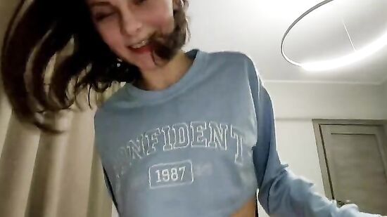 Что ты тут делаешь? - Да телик пытаюсь смотреть.. - Что интересно???