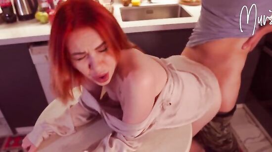 Мачеха захотела куни, когда увидела как пасынок нарезает манго