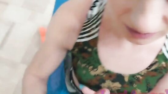 Русская фитоняшка отсосала своему тренеру и приняла сперму на лицо