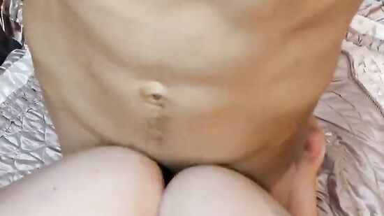 Что тебе надо от меня? Отстань! - Русский парень пристает к толстушке..