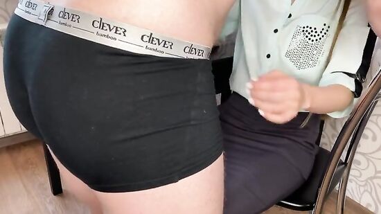 Секс на столе с худой студенткой с большими сиськами