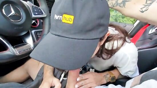 Отсосала другу за то, что покатал на Мерсе!