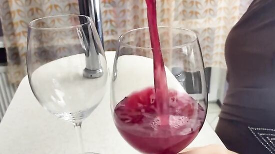 Пригласил девушку на свидание, угостил алкоголем и трахнул после этого