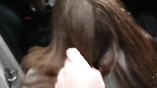 На улице ноль градусов, а моя подруга согласилась отсосать член со спермой на личико