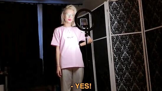 Трахнул свою сводную, громкий стонущий оргазм