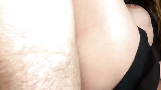 Думал девушка приготовит ужин, а она угостила киской