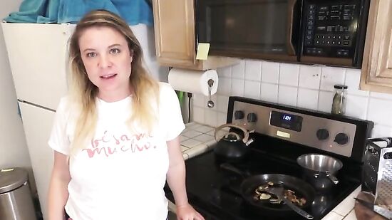 ВСЕГДА ХОЧУ СЕКСА, когда СЕСТРА Готовит (ВОТ ТАК)