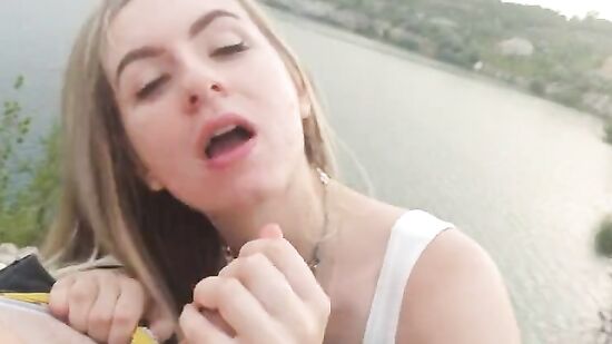 Минет парню с видом на вырытый карьер