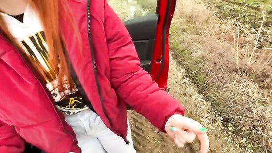 Попросила парня подвезти её до соседнего города, а за поездку расплатилась минетом