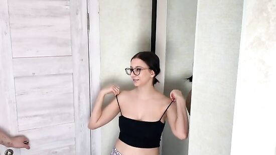 Напилась как скотина, и дала соседу в анал...