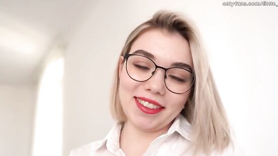 Привет Серёжа. - Здравствуйте, проходите..