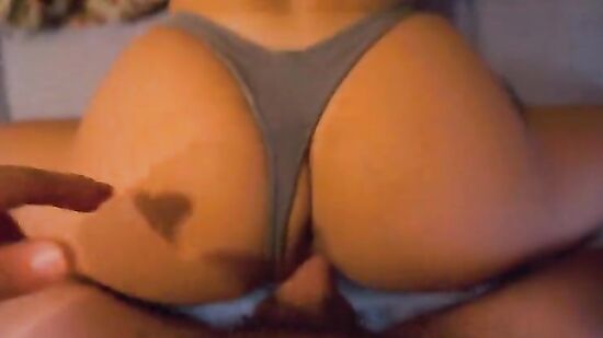 Узнал, что соседка по квартире ведет OnlyFans и развёл на секс