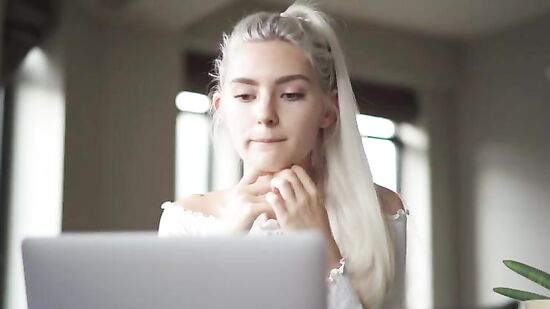 Сладкий кремпай с красивой, тугой киской русской милашки Евы Ельфи