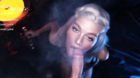 Классная русская блондинка любит чилить и развлекаться с большим членом друга