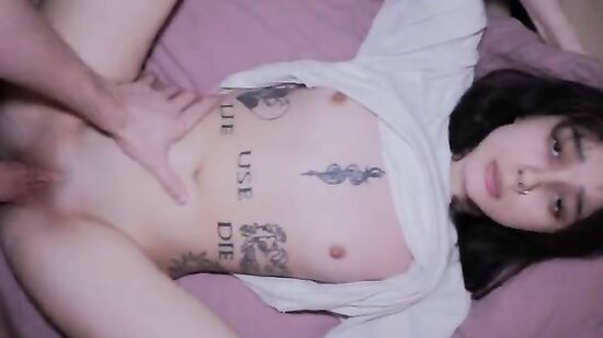 Разрешила парню кончить в неё если захочет