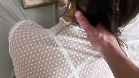 Похотливая студентка соблазняет товарища на секс