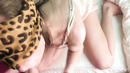 пасынок хитрым способом трахнул свою мачеху