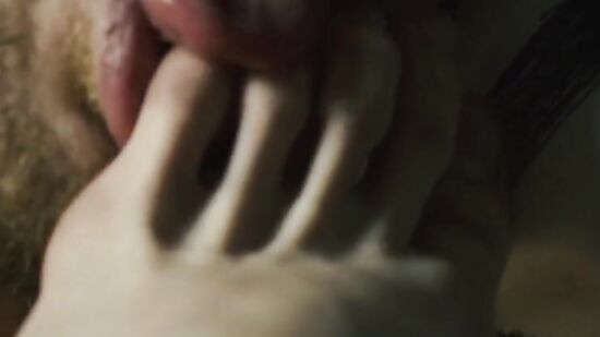 Вот так я и стала любить дрочить мужу не только руками но и ножками