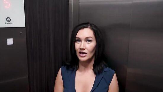 Зрелая мамка не против, чтобы её использовали как шлюшку