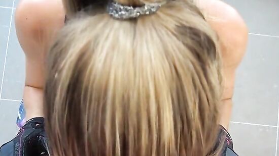 Сводная сестра возбудила брата когда делала свои упражнения