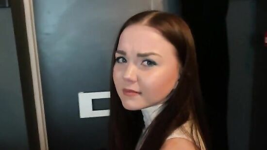 Я тебя вижу в роли королевы.. - русская девушка пришла на кастинг