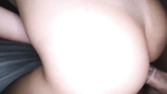 Жена соседа разрешает трахать её только в презервативе