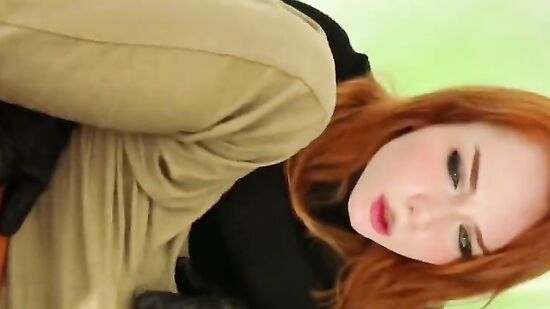 Рыжая русская красотка напрашивается на секс со спермой в ротик