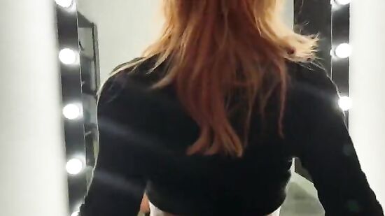 Рыжая русская красотка напрашивается на секс со спермой в ротик