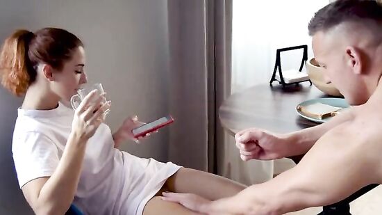 Захотел хорошенько отлизать женушке перед работой