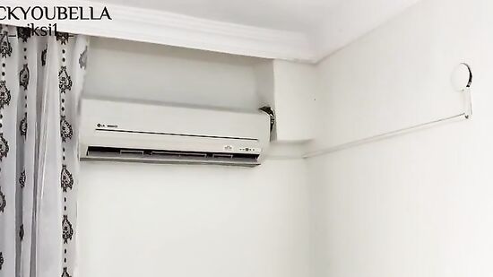 Подруга облилась водой, а парень соблазнил на секс