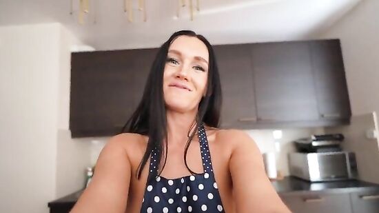 Мачеха предложила попробовать её десерт