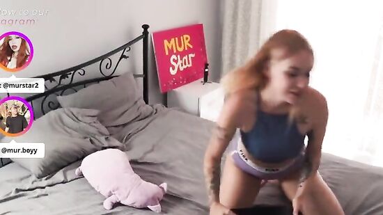 Захотела отсосать курьеру, когда он приходил