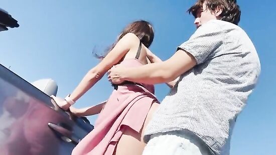 Симпатичная незнакомка отдалась богатому мужчине