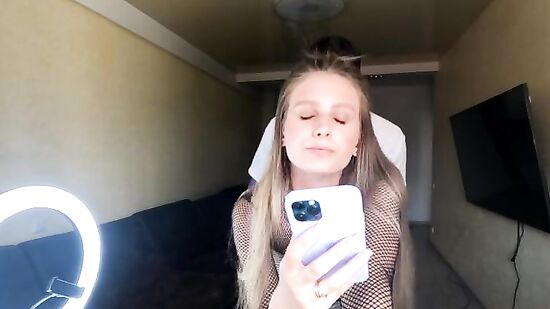 Не могу оторваться от Инстаграма, даже во время секса