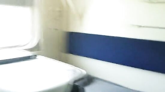 Русский парень едет отдыхать в одном купе с студенткой-незнакомкой