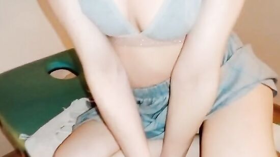 Пришла к массажисту и сразу дала понять, что давно не трахалась