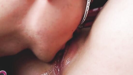 Любимый фэтиш моего парня лизать сперму после любовников