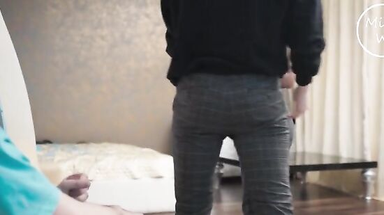 Приготовила сюрприз своему парню куколду