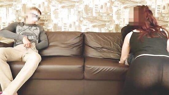 Куколд разрешает трахать его жену и сладко лижет