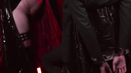 Новое косплей порно с сексуальной девушкой