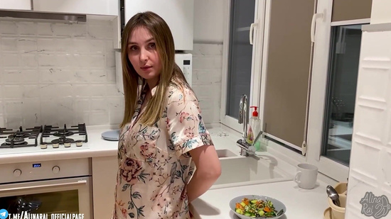 Мачеха решила помочь пасынку кончить - Твой член лучше чем у твоего отца