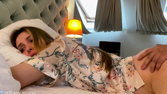 Трахнул привлекательную мачеху в отельном номере