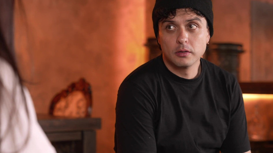 Шикарная брюнетка кончила от секса с незнакомцем