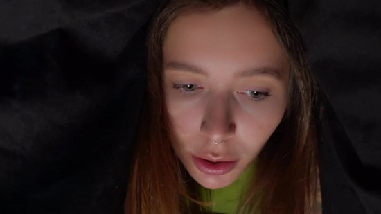 Встретила курьера своей охрененной задницей