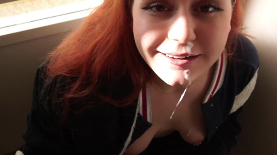 Минет в подьезде после сигаретки